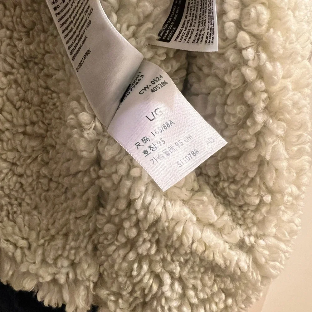 Levi's Cream Sherpa-Lined Jacket with Dark Blue Denim Trim - Picture 5 of 9